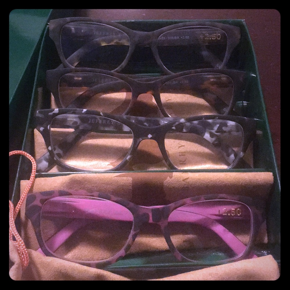 Reading glasses +2.50